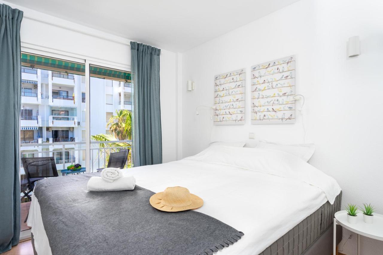 Beachfront Seaview Apartment In Los Boliches By Costarentals - Ref 141 フエンヒロラ エクステリア 写真